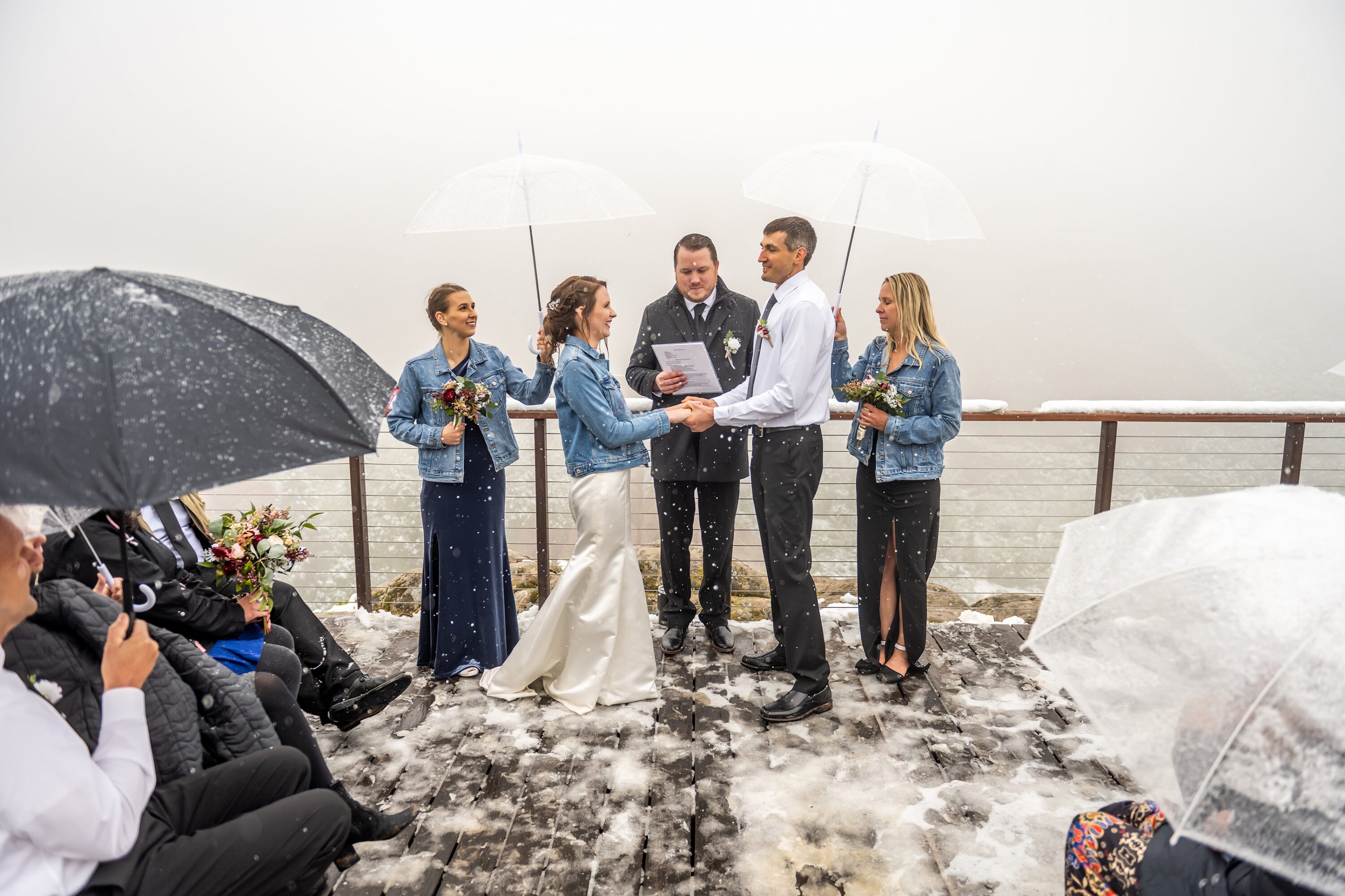 Roxborough State Park wedding at Lyons Overlook in the snow with Liz and Andrew.